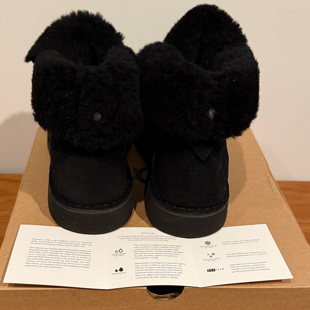 UGG Quincy Black Sherling Lined Boots - Picture 2 of 8